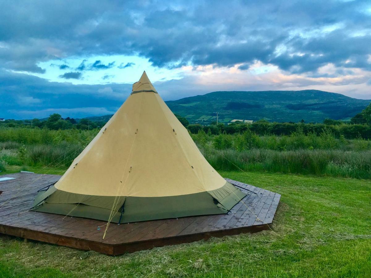 Готель Bluebell Lane Glamping Ньюрі Екстер'єр фото