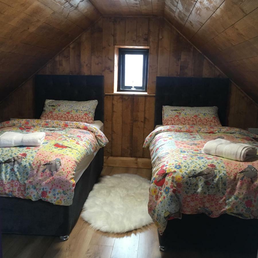 Готель Bluebell Lane Glamping Ньюрі Екстер'єр фото