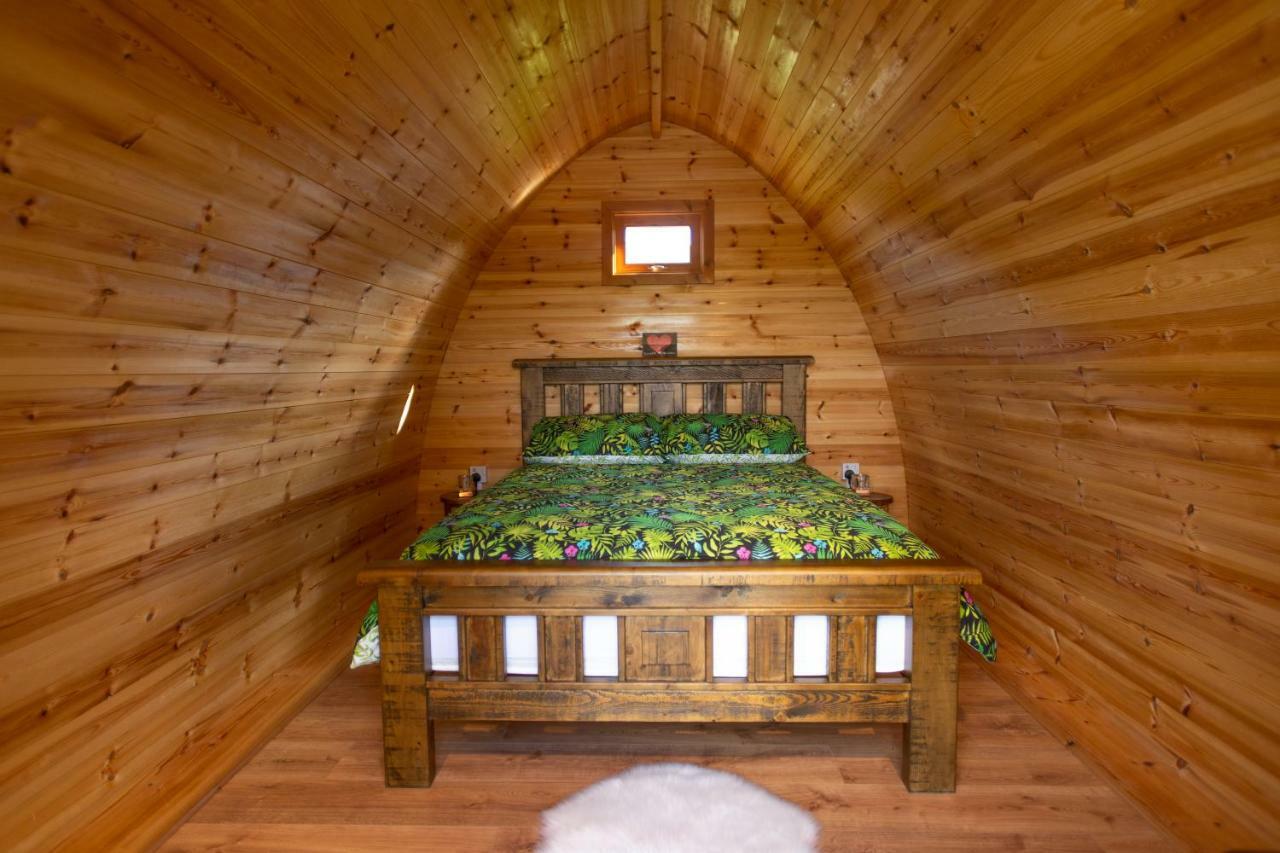 Готель Bluebell Lane Glamping Ньюрі Екстер'єр фото